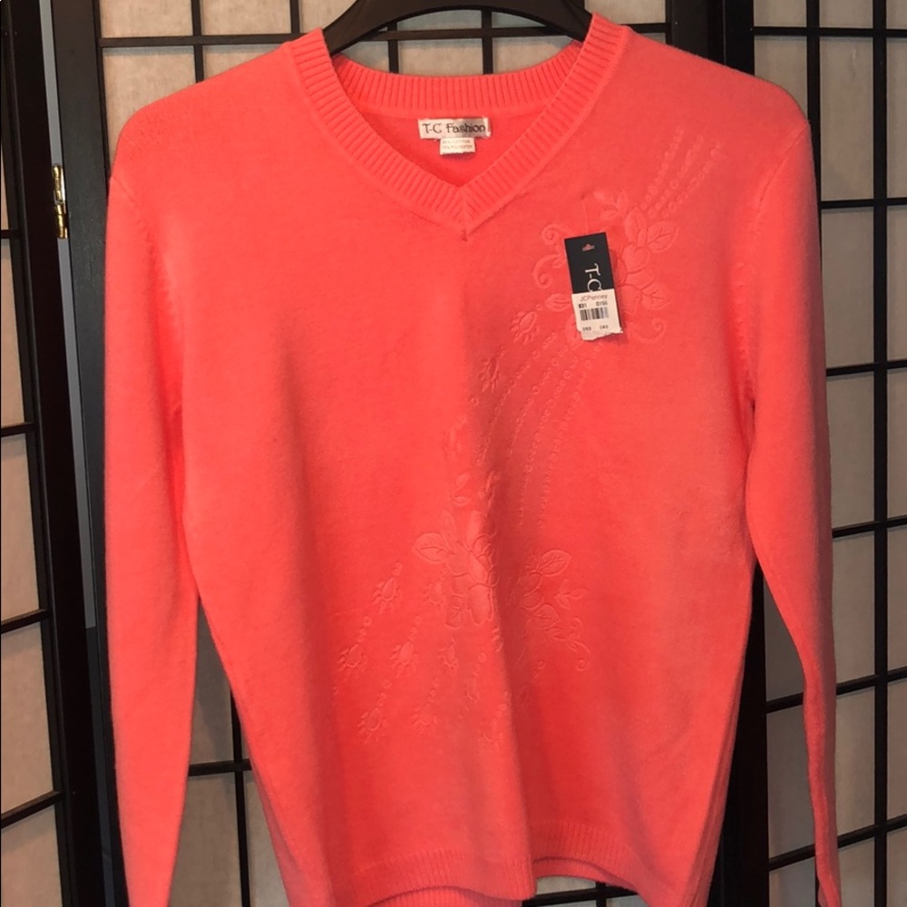 NWT super cute vneck soft sweater